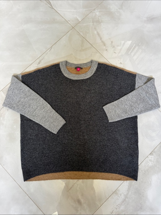 Vince Camuto Sweaters - NEW — Vince Camaro Color Block Sweater